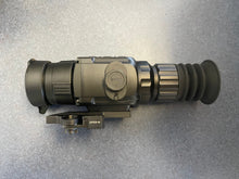 Hogster Vibe 35 (Factory Installed LaRue QD Mount) 2-8x 35mm Thermal Rifle Scope **WITH FREE ACCESSORIES!**
